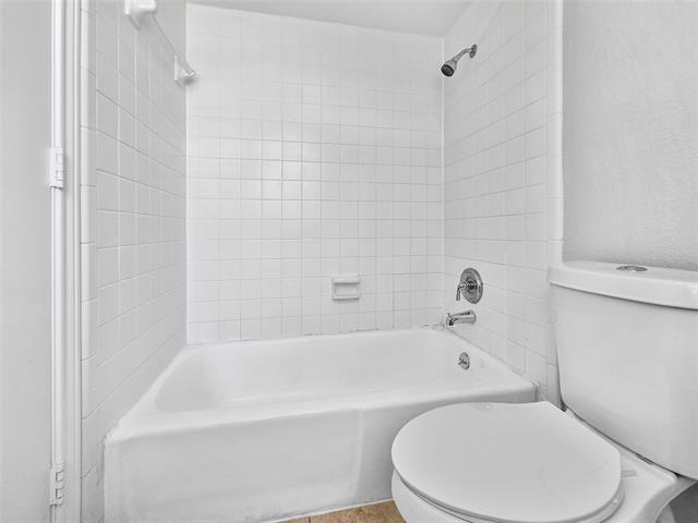 2404 Dalgreen Dr in Plano, TX - Building Photo - Building Photo
