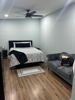8323 Tudor Dr in Jonesboro, GA - Building Photo