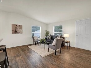 87886 Hill Rd in Springfield, OR - Building Photo - Building Photo