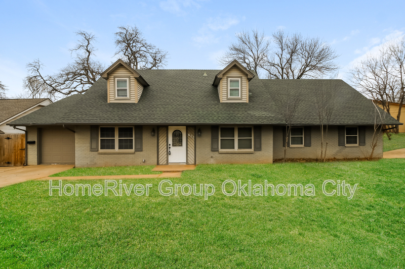 621 Belle Air Ave in Edmond, OK - Building Photo