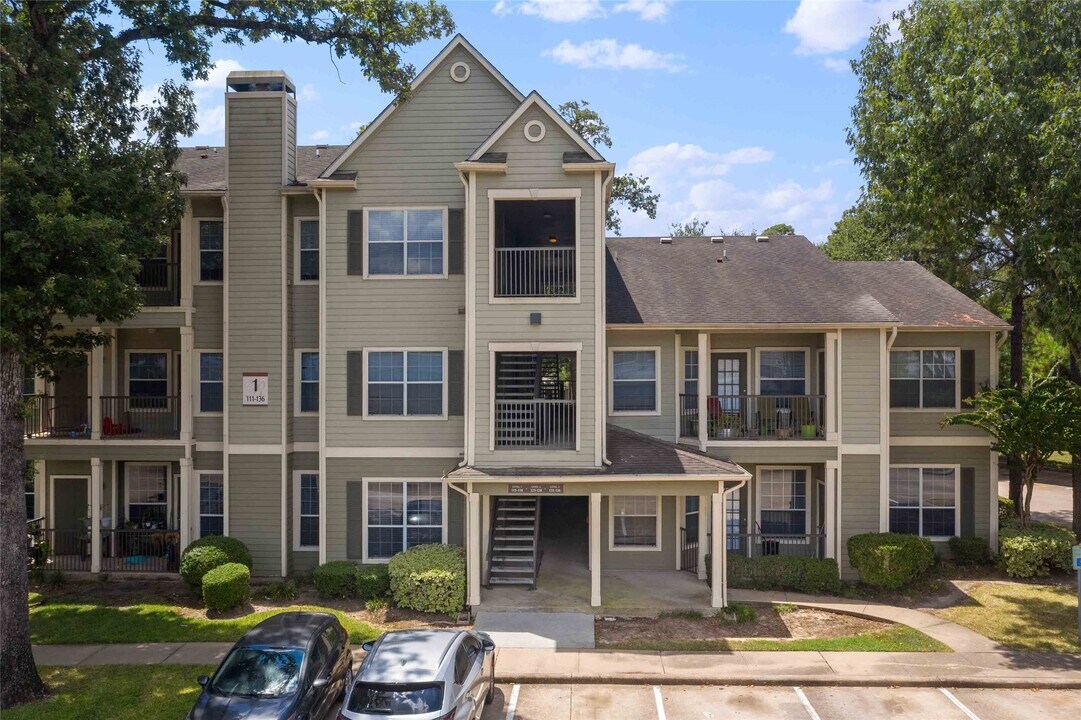 2400 Spring Rain Dr in Spring, TX - Building Photo