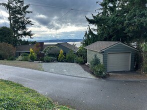 2739 SW 170th St in Burien, WA - Building Photo - Building Photo