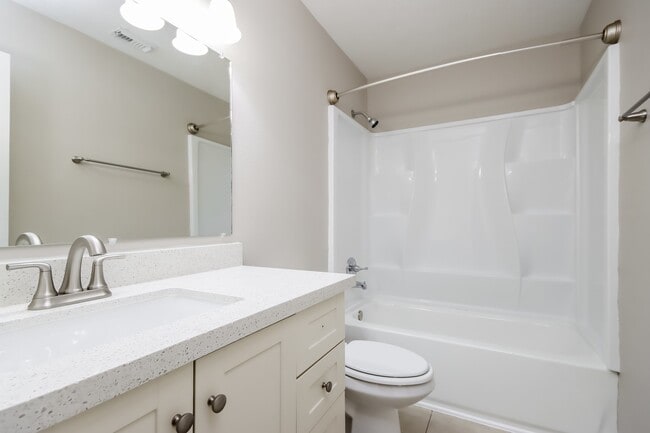 property at 2915 Eaglenest Ln