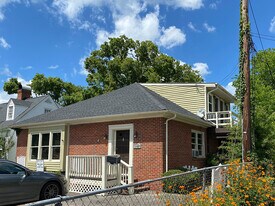 1107 Richmond Rd, Unit 1107 B Richmond Rd in Williamsburg, VA - Building Photo