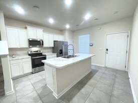 539 Running Wds St in Orange Park, FL - Building Photo - Building Photo