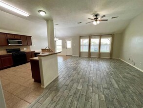 2831 Defoe Drive in Katy, TX - Foto de edificio - Building Photo