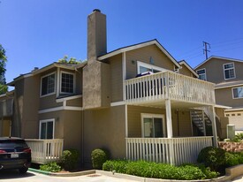 2210 Canyon Dr in Costa Mesa, CA - Building Photo