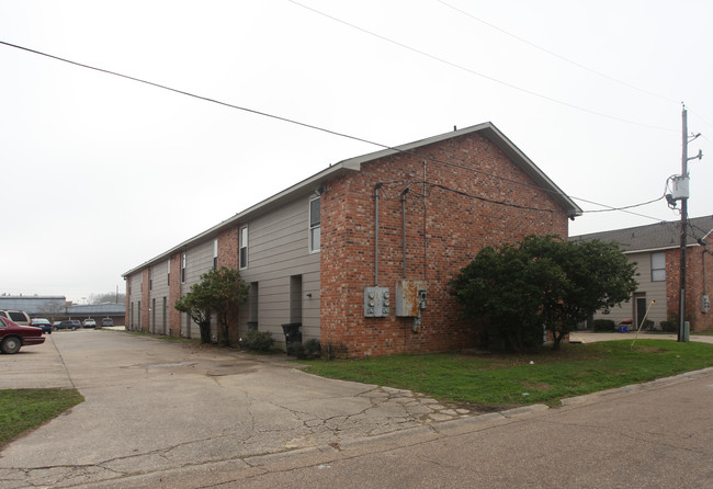 1825 Ryder Dr in Baton Rouge, LA - Foto de edificio - Building Photo