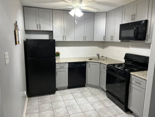 9926 Haldeman Ave in Philadelphia, PA - Building Photo - Building Photo