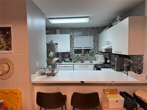 6245 SW Kendale Lakes Cir in Miami, FL - Building Photo - Building Photo