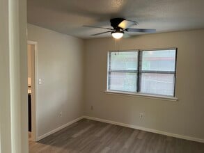 320 E Thurman St in Prairie Grove, AR - Building Photo - Building Photo