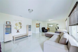 3322 McKinley St in Hollywood, FL - Building Photo - Building Photo