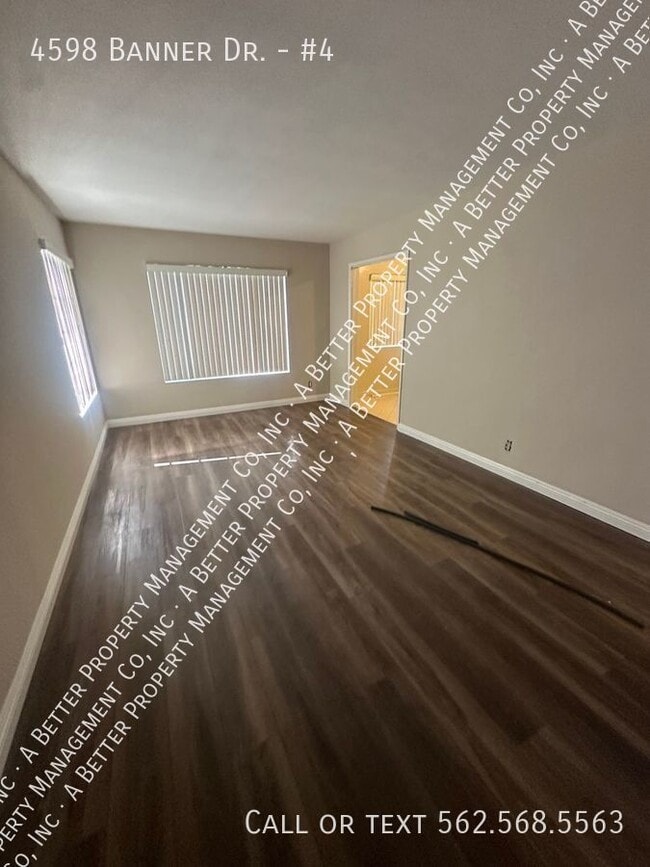 property at 4598 N Banner Dr