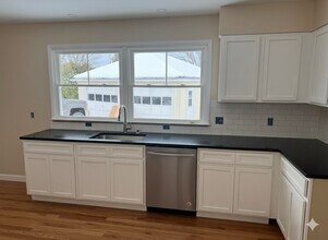 6 Highland Cir in Amherst, MA - Building Photo - Building Photo