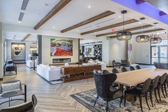 Casa Mara in West Palm Beach, FL - Foto de edificio - Building Photo