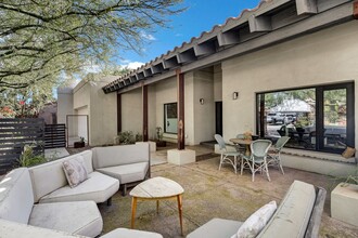 8413 E Welsh Trail in Scottsdale, AZ - Building Photo - Building Photo