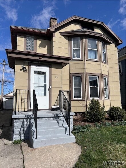 65 Avery Ave in Buffalo, NY - Building Photo