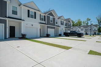 24 Stafford Lp in Richmond Hill, GA - Building Photo - Building Photo