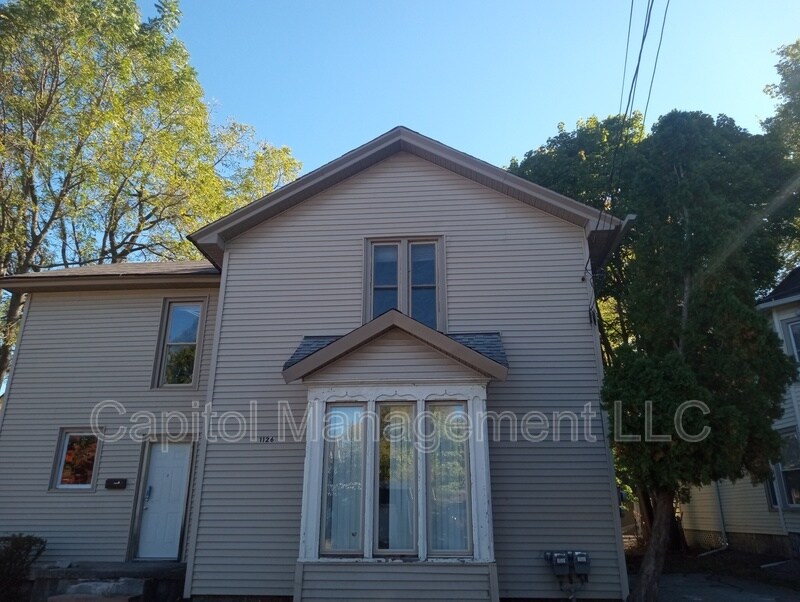 1126 Seymour Ave in Lansing, MI - Building Photo