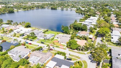 1961 NE 188th St in Miami, FL - Building Photo - Building Photo