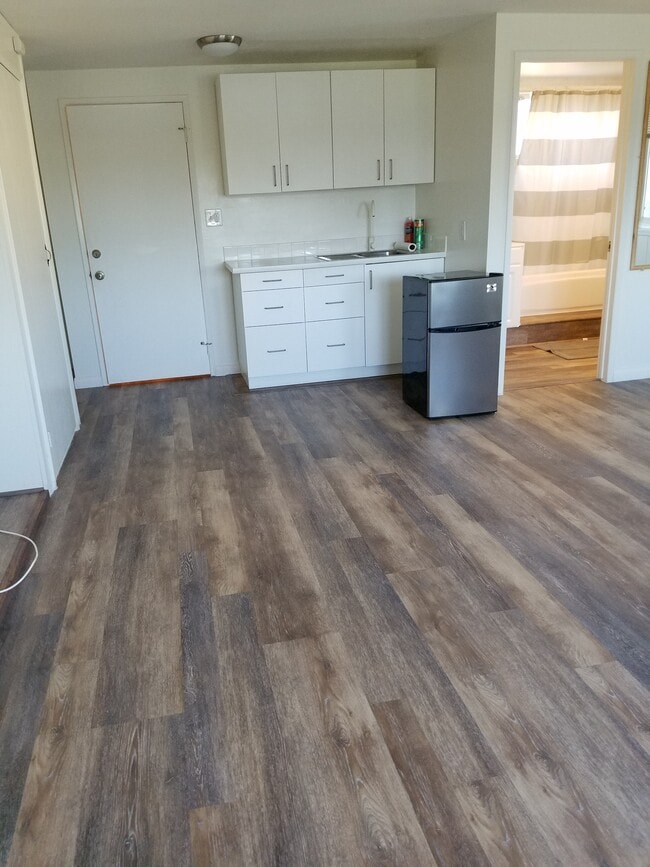 property at 8921 La Paloma Ave