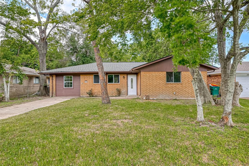 204 Prune St in La Marque, TX - Foto de edificio