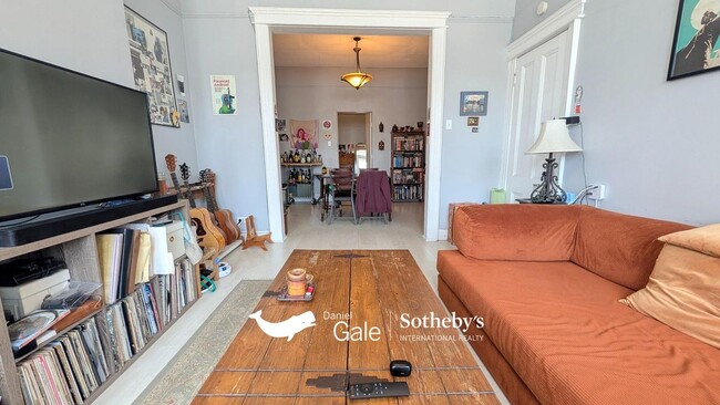 23-12 41st St in Queens, NY - Foto de edificio - Building Photo