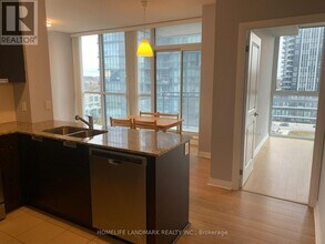 55 Eglinton Ave W in Mississauga, ON - Building Photo - Building Photo