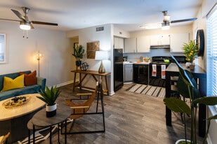 Highland Grand in Knoxville, TN - Building Photo