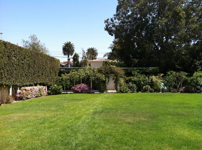 530 Georgina Ave in Santa Monica, CA - Building Photo - Building Photo