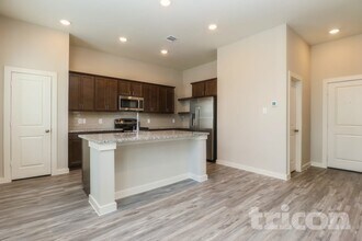 9835 Willow Creek Commerce Dr in Tomball, TX - Building Photo - Building Photo