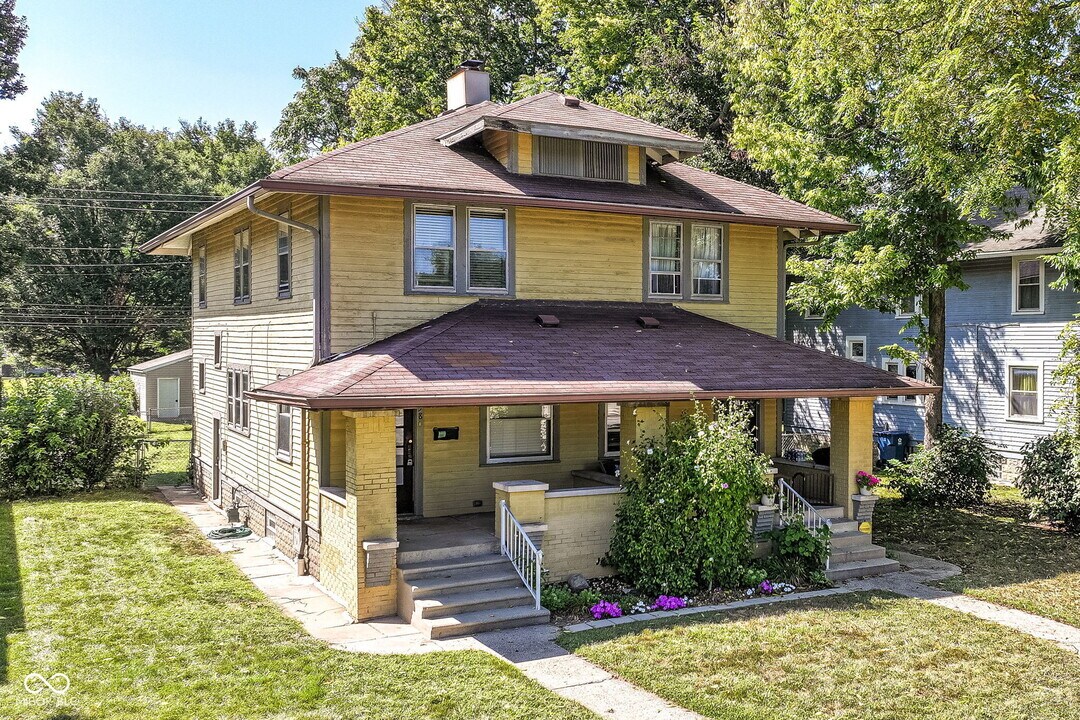 6038 N College Ave in Indianapolis, IN - Building Photo