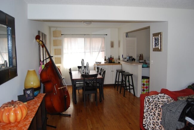 2011 Rockefeller Ln, Unit C in Redondo Beach, CA - Foto de edificio - Building Photo