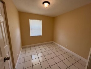 936 W 9th St in Riviera Beach, FL - Building Photo - Building Photo