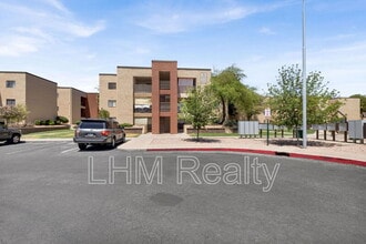 1340 N Recker Rd in Mesa, AZ - Building Photo - Building Photo