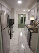 13150 Trail Hollow Dr in Houston, TX - Building Photo