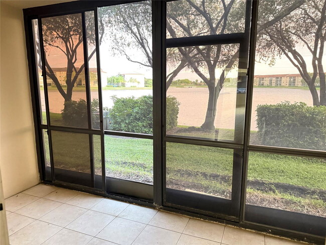 1001 SW 141st Ave in Pembroke Pines, FL - Building Photo - Building Photo