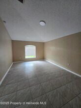 2072 Haulover Ave in Spring Hill, FL - Building Photo - Building Photo