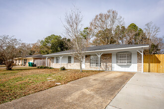 107 Carlsbad Pl in Ocean Springs, MS - Foto de edificio - Building Photo