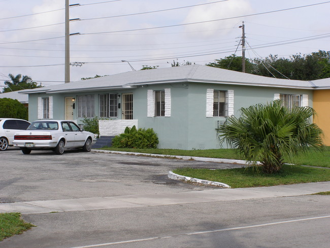 Flamingo Gardens in Miami, FL - Building Photo - Building Photo