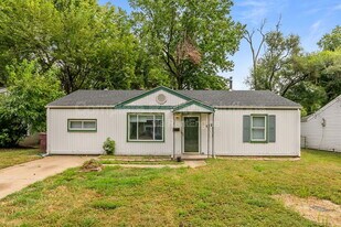 9724 Dennis Dr in St. Louis, MO - Building Photo