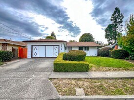 3225 Macfadden St in Napa, CA - Building Photo