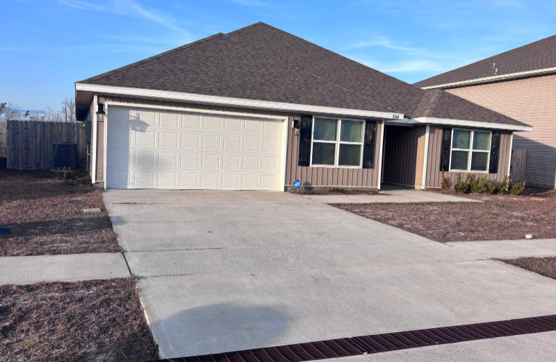 5544 Mars Hl Ln in Panama City, FL - Building Photo