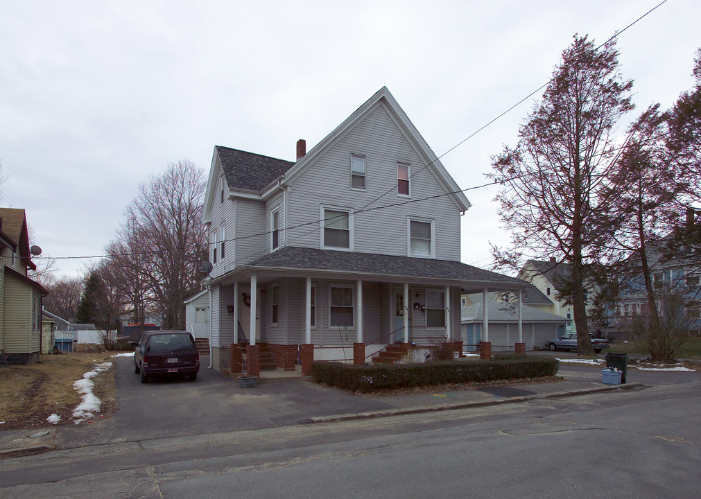 44 Ashland St in Taunton, MA - Foto de edificio