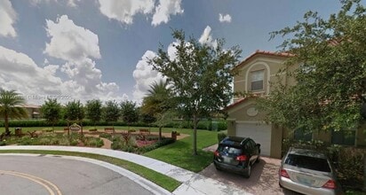 10983 NW 79th St in Miami, FL - Building Photo - Building Photo