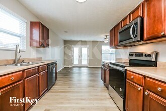 2875 Creekbend Dr in Nashville, TN - Building Photo - Building Photo