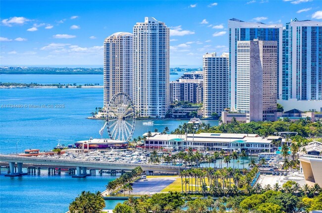 property at 1750 N Bayshore Dr