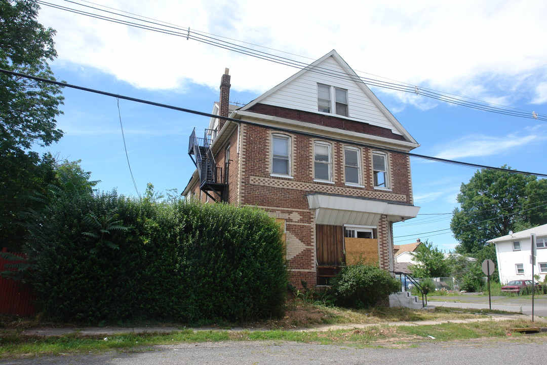 1127 Union St in Linden, NJ - Foto de edificio