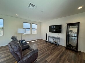 3949 Kilbern Way in San Luis Obispo, CA - Building Photo - Building Photo