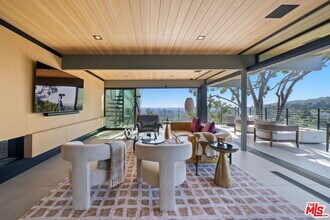 5671 Spreading Oak Dr in Los Angeles, CA - Building Photo - Building Photo